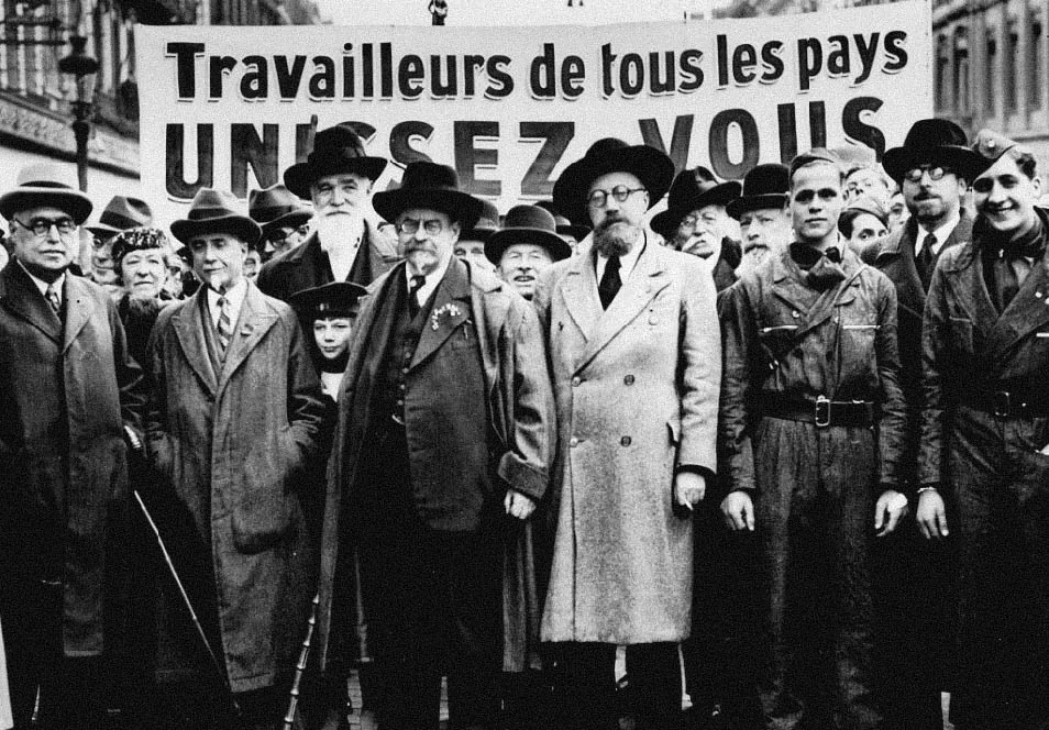 Travailleurs de tous les pays, unissez-vous — manifestation historique