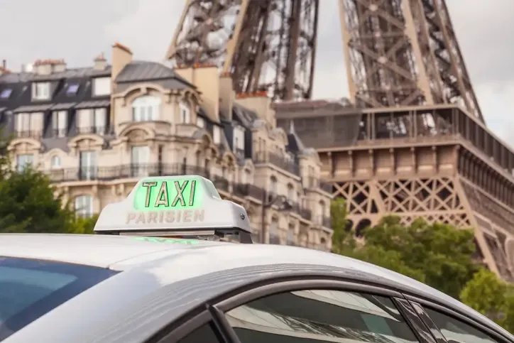 Chauffeur VTC ou Taxi Privé à Paris : Le Guide 2025